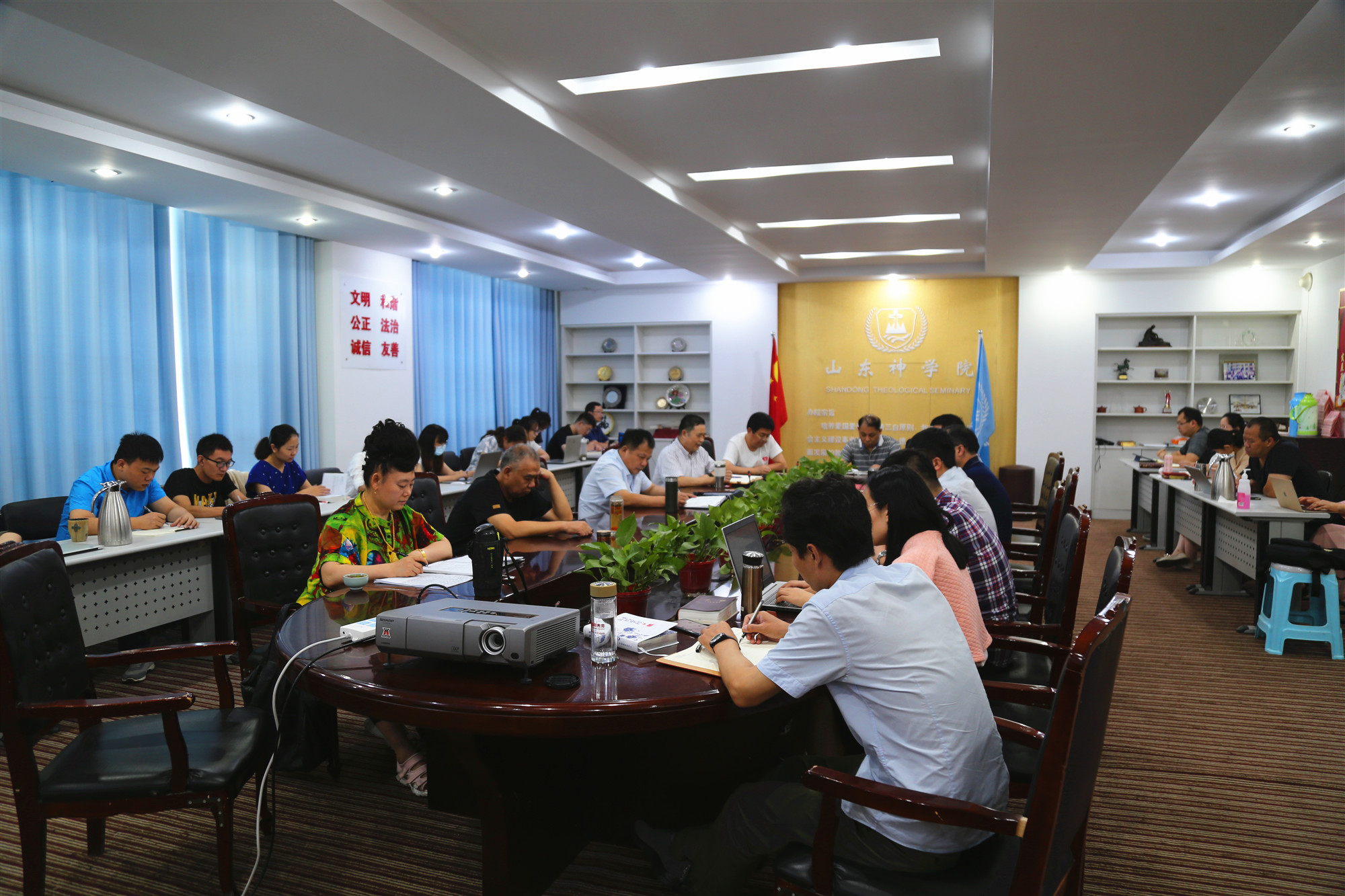 山东省基督教两会召开专题学习会照片2_副本.jpg