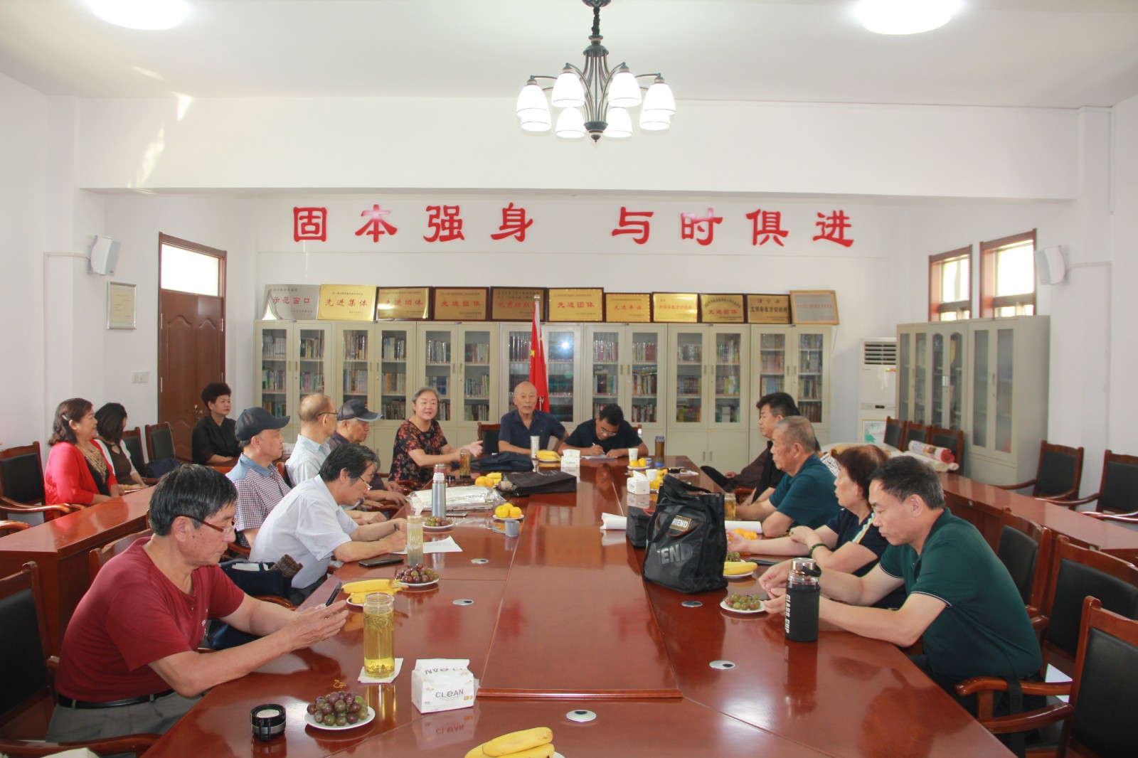 山东省济宁市基督教两会举行书画交流笔会