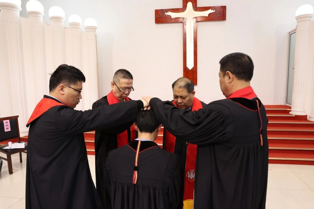 山东省基督教两会在潍坊举行圣职按立典礼
