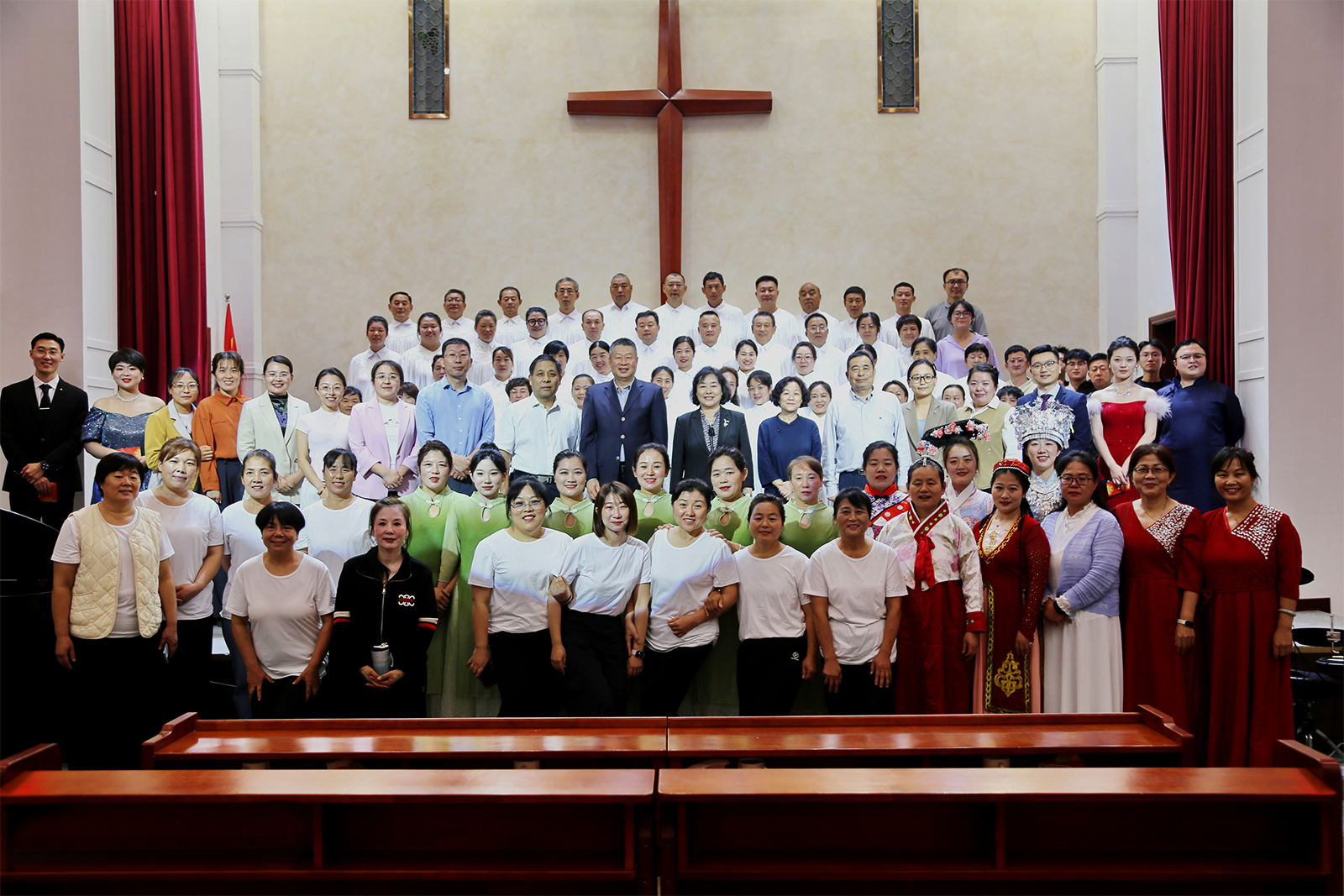 山东神学院举行2025年国庆节联欢晚会